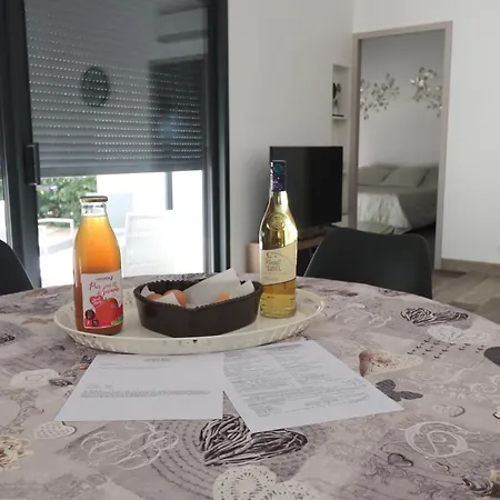 Au Mas De Cadoule