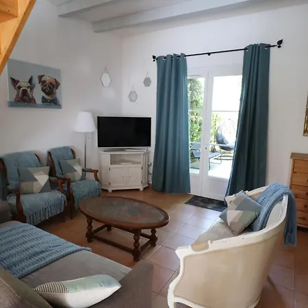 Au Mas De Cadoule *